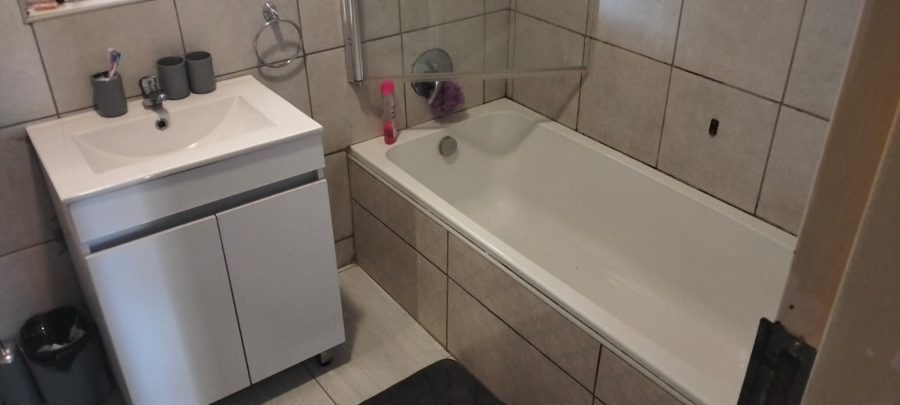 2 Bedroom Property for Sale in Meiringspark North West